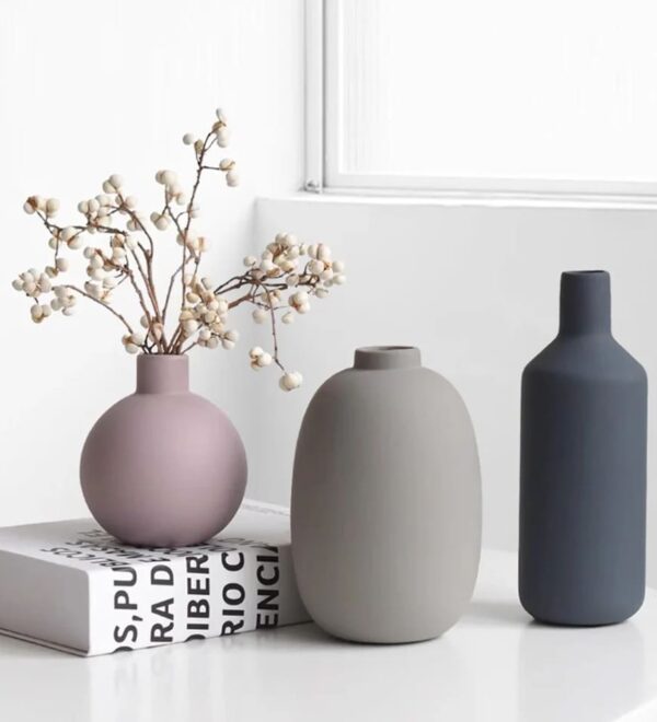 Nona Porcelain Table Vase